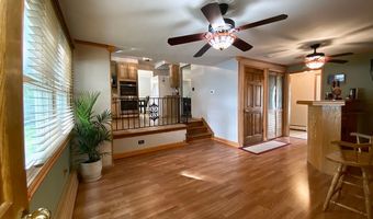 693 Edgewater Dr, Amherst, NY 14228