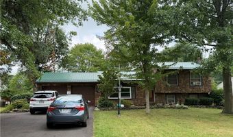 1921 Birch Trace Dr, Austintown, OH 44515