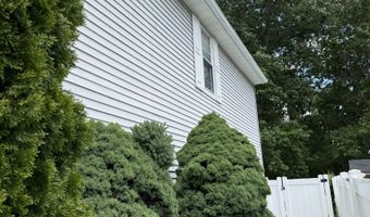 7 Woodstream Dr, Atco, NJ 08004