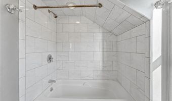 200 Narragansett Ave, East Providence, RI 02915