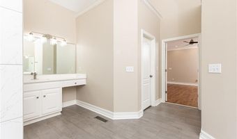 9360 Nesbit Lakes Dr, Alpharetta, GA 30022