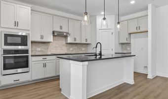 310 Brood Dr, Adkins, TX 78101