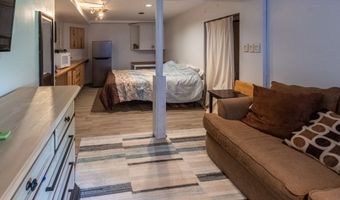2 Quail Hollow Ct, Beacon Falls, CT 06403
