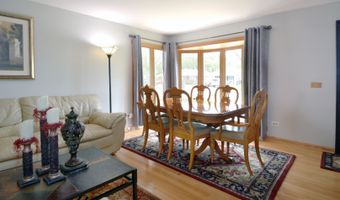 440 W Lake Park Dr, Addison, IL 60101