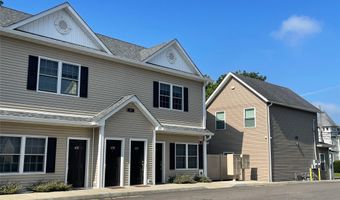 47 Park Ave D, Amityville, NY 11701