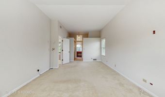 1291 White Chapel Ln, Algonquin, IL 60102