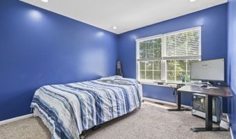 172 Windsong Cir, East Brunswick, NJ 08816