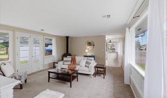 3630 CIRCLE Dr, Albany, OR 97322