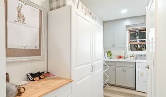 1780 Clover Ridge Rd NE, Albany, OR 97321