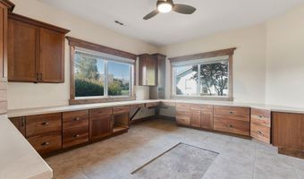 219 Schooner Bay Dr, Brookings, OR 97415