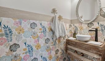 712 Coventry Dr, Albemarle, NC 28001