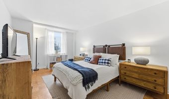 2030 N ADAMS St 911, Arlington, VA 22201