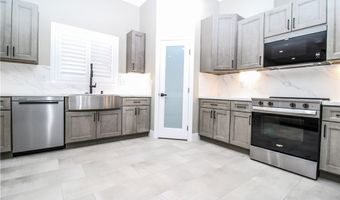 19299 Roanoke Rd, Apple Valley, CA 92307