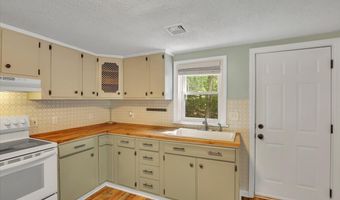 68 Old Oak Trl, Coventry, CT 06238