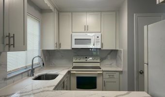 13 Larkspur Ct, Bedminster, NJ 07921