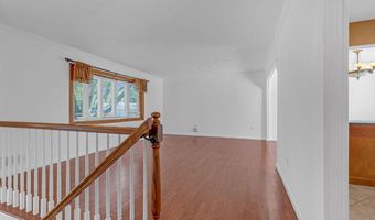 19 Spruce St, Beachwood, NJ 08722