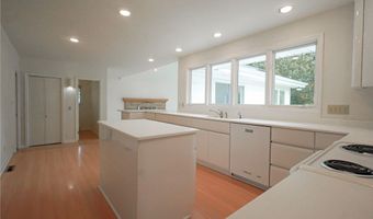 100 W Maplemere Rd, Amherst, NY 14221