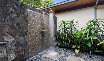 81-555 KAIUE St, Kealakekua, HI 96750