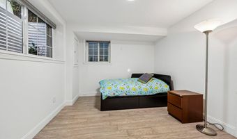 5001 W CEDAR Ln, Bethesda, MD 20814