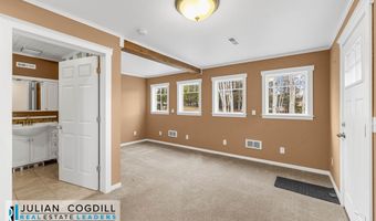 9267 Red Creek Rd, Casper, WY 82604