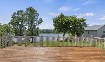 195 Lane 272 Crooked Lk, Angola, IN 46703