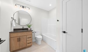 1517 W Autumn Cir, Brandon, SD 57005