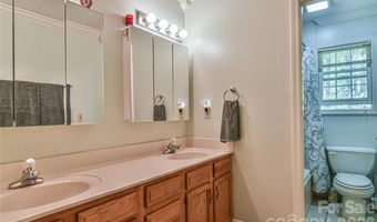 145 Fox Glen Dr, Arden, NC 28704