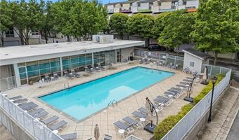 1380 Stirling Cir NW 26, Atlanta, GA 30318