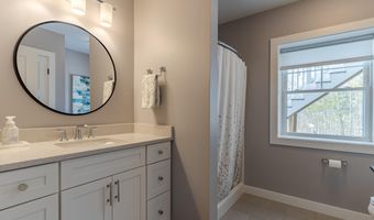 22 Sunrise Cir, Auburn, NH 03032