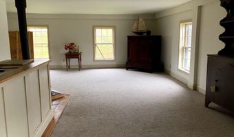382 S Main St, Alburgh, VT 05440