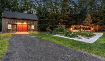 1004 Great Rd, Lincoln, RI 02865