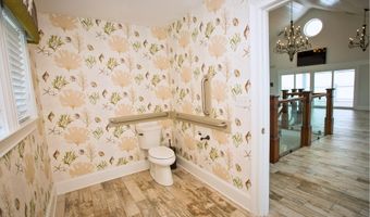 302 Glenn St, Atlantic Beach, NC 28512
