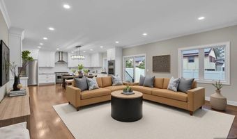 55 Maiden Ln, Bergenfield, NJ 07621