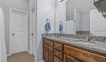 14172 Rockaway Ct, Basehor, KS 66007