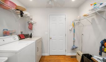 108 Lock Ln, Alum Creek, WV 25003
