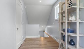 24 Amerescoggin Rd, Falmouth, ME 04105