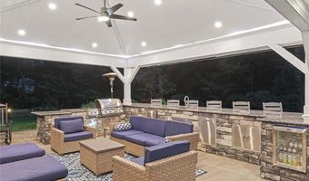91 Woodridge Dr, North Kingstown, RI 02874
