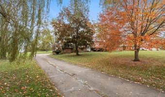 5122 Elizabeth Ln, Almont, MI 48003