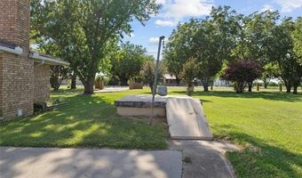 6892 Meridian Rd, Ardmore, OK 73401