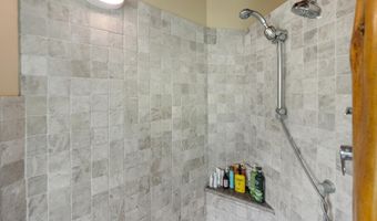 180 Mokupapa Rd, Haiku, HI 96708