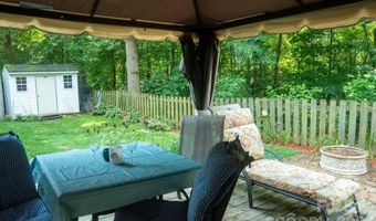 121 Wicklow Dr, Asheville, NC 28806