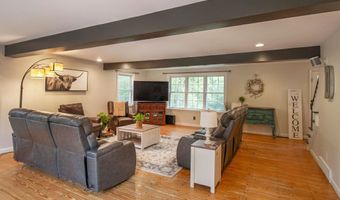 96 Pond View Dr, Auburn, NH 03032