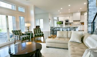 460 Club Dr, Aurora, OH 44202