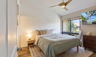 15 KULANIHAKOI St 12E, Kihei, HI 96753