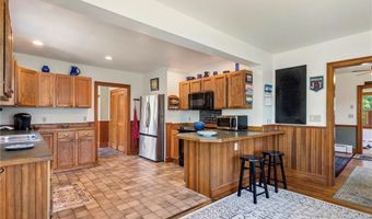 201 Paradise Ave, Middletown, RI 02842