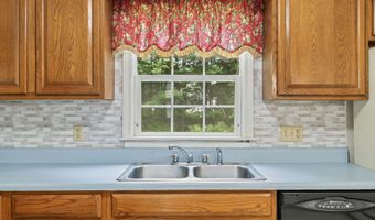 28 Colony Rd, Augusta, ME 04330