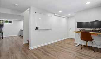 3536 N DICKERSON St, Arlington, VA 22207