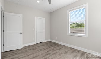 128 Rock Hill Rd, Asheville, NC 28803