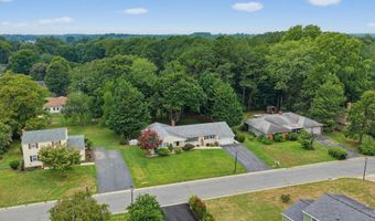 90 GREENVIEW Dr, Dover, DE 19901