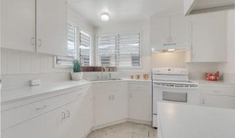 2166 Palolo Ave, Honolulu, HI 96816